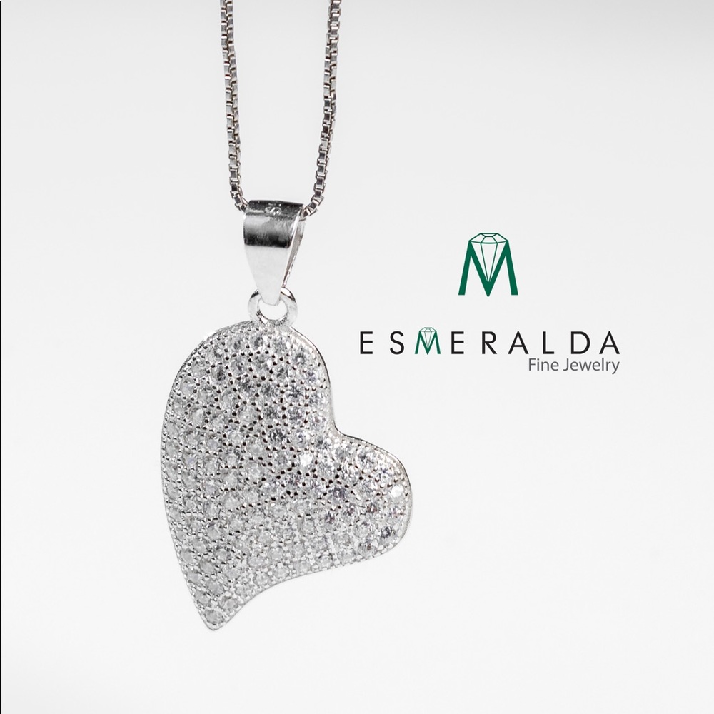 cute 925 silver earring with beautiful white gems